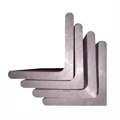 فولاد زاویه ای 70*5mm فولاد غیر آلیاژ دار با کربن پایین برای خدمات سوراخ کردن در سازه های ساختمان