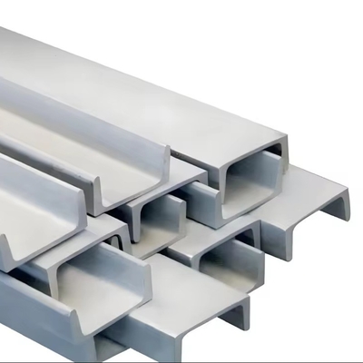 استاندارد JIS SS400 75x40x4x7mm فولاد کانال U برای مواد ساختمانی فلزی 1-12m طول