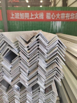 استاندارد GB فولاد غیر آلیاژ 2 اینچ زاویه ای ASTM A36 A53 Q235 Q345 زاویه برابر کربن