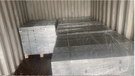 پوشش شبکه گالوانیزه فولاد جوش شده برای تخلیه 50mm Cross Bar Pitch سفارشی
