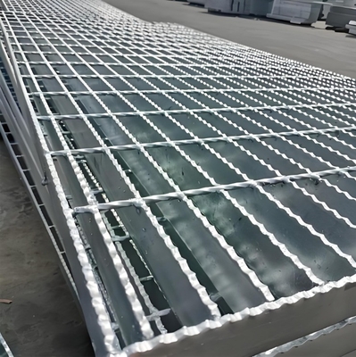 50mm Cross Bar Pitch Rustless Steel Grating برای پوشش های فاضلاب و صنایع پیاده روی