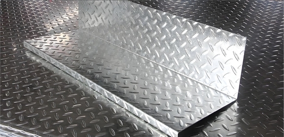 1250/1000mm لایه روی 40g / m2 صفحه فولاد الگوی گالوانیزه با گواهینامه ISO9001