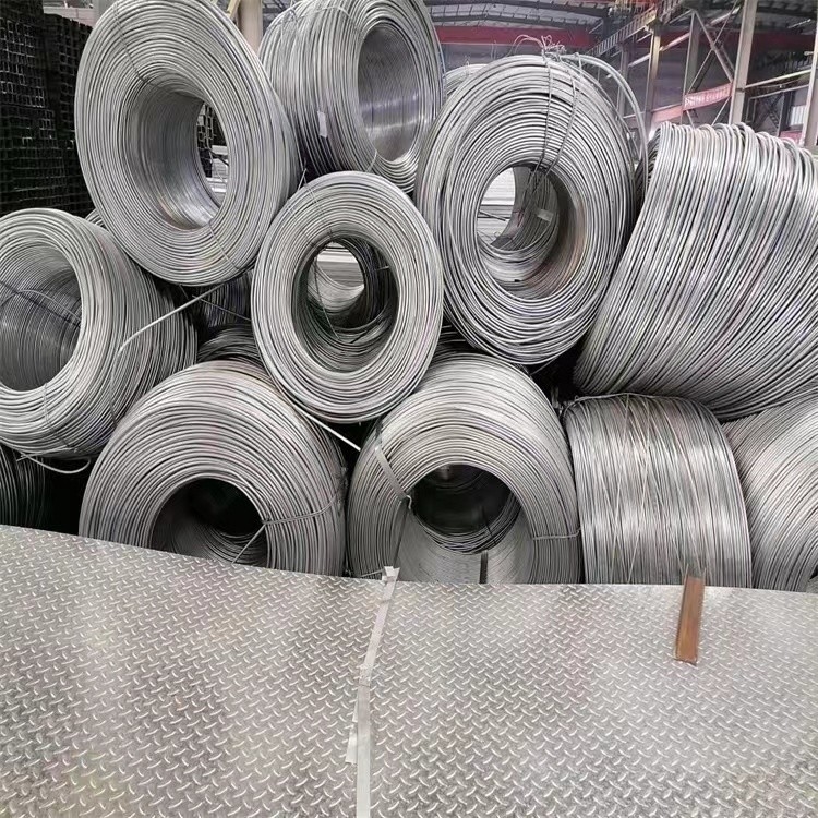 خدمات جوش و ± 1٪ تحمل برای 6mm-12mm گرم غوطه ور شدن سیم کویل گالوانیزه